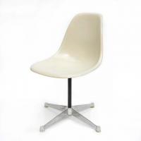 Eames Plastic Side Chair Turned Base (1953) WH01C