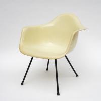 Eames Plastic Arm Chair Zenith 'X' Base-LAX (1950)