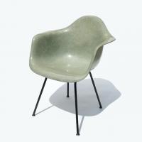 Eames Plastic Arm Chair H- Base (1950) SG01H