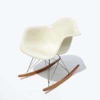 Eames Plastic Arm Chair Rocker (1950) PA01R