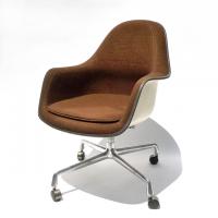 Eames Loose Cushion Arm Chair(1971)
