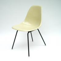 Eames Plastic Side Chair H-Base (1953) WH04H