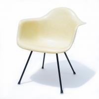 Eames Plastic Arm Chair Zenith 'X' Base-LAX (1950)
