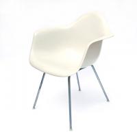 Eames Plastic Arm Chair H- Base (1950) WH02H
