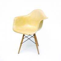 Eames Plastic Arm Chair Dowel Leg Swivel (1950) LY