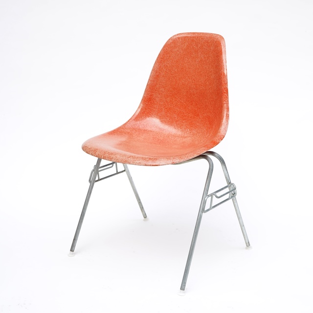 Eames Plastic Side Chair Stacking (1953) OR02S