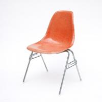 Eames Plastic Side Chair Stacking (1953) OR02S