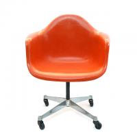 Eames Plastic Arm Chair Castor Base (1950) OR01C