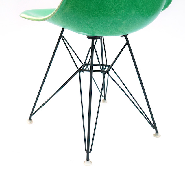 Eames Plastic Side Chair Eiffel Base (1953) CG01ET