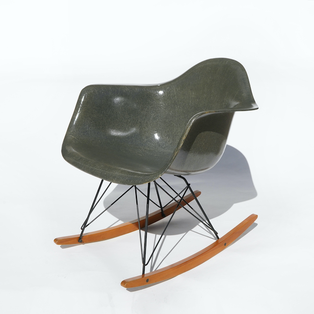 Eames Plastic Arm Chair Rocker (1950) EG01R