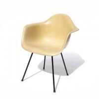 Eames Plastic Arm Chair X-Base (1950) PC02X