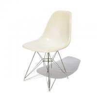 Eames Plastic Side Chair Eiffel Base (1953) PC03ET