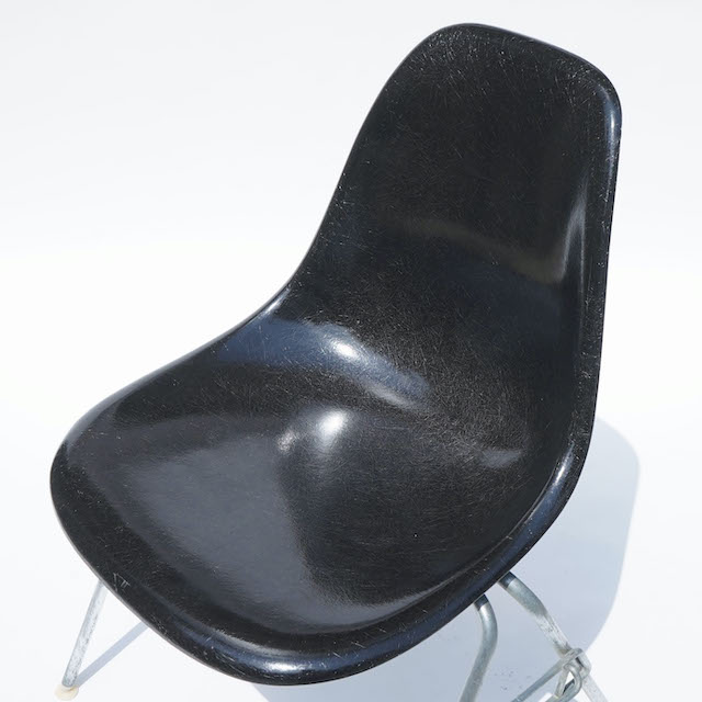 Eames Plastic Side Chair Stacking Base(1955) BK01S