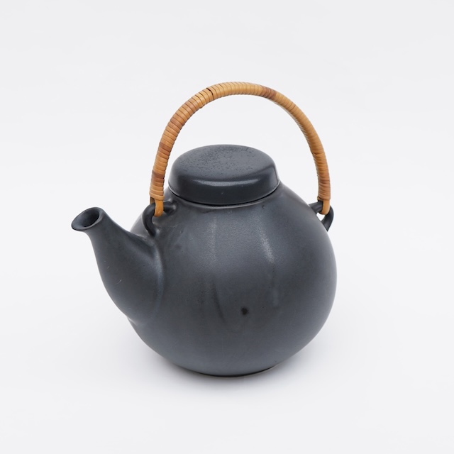 Vintage ARABIA GA3 Tea Pot (1955)-Matte Black