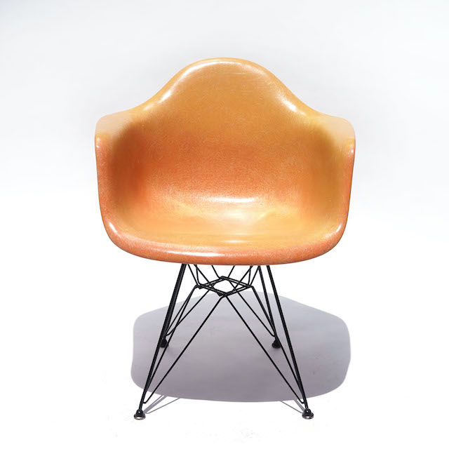 Eames Plastic Arm Chair Eiffel Base (1950) BR01ET