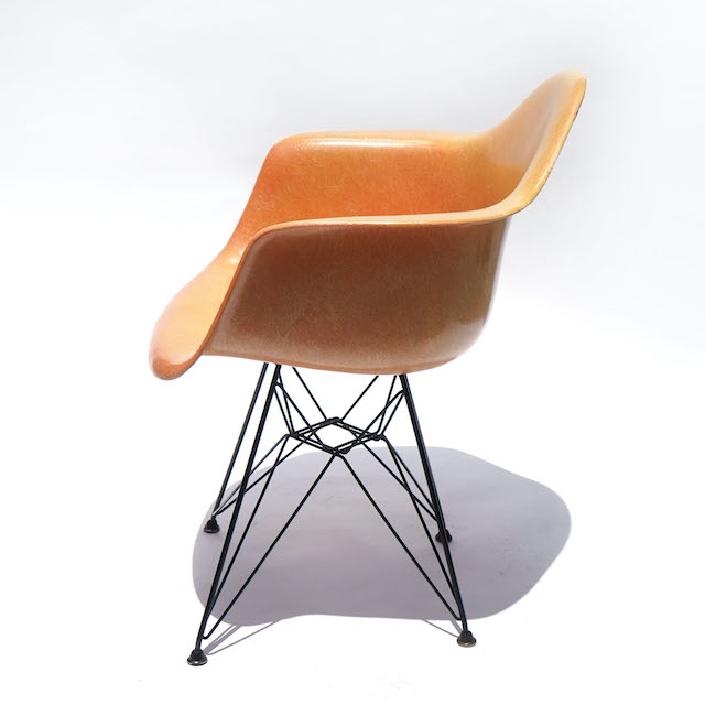 Eames Plastic Arm Chair Eiffel Base (1950) BR01ET