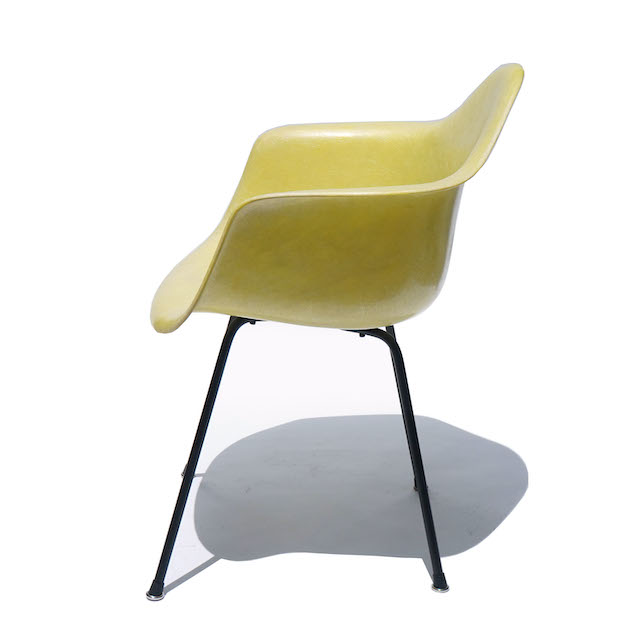 Eames Plastic Arm Chair X-Base (1950) LY