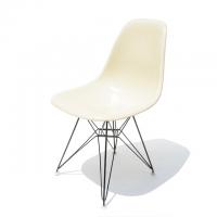 Eames Plastic Side Chair Eiffel Base (1953) WH01ET