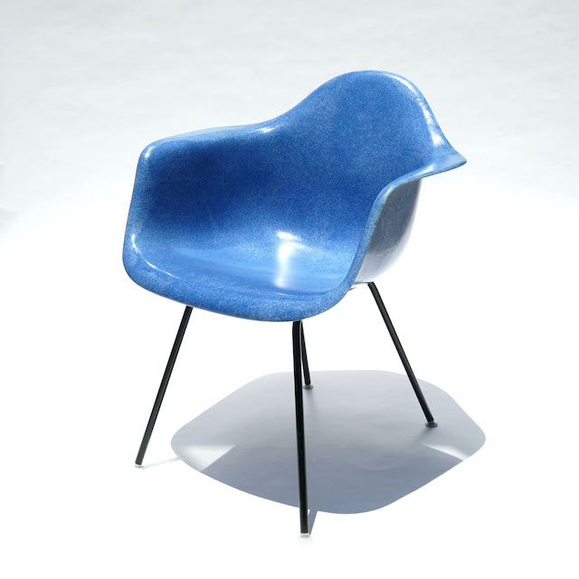 Eames Plastic Arm Chair H- Base (1950) UM02H