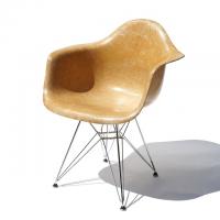 Eames Plastic Arm Chair Eiffel Base (1950) PC01ET