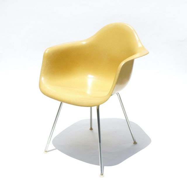 Eames Plastic Arm Chair H- Base (1950) MU01H