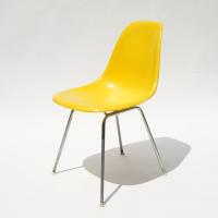 Eames Plastic Side Chair H-Base (1953) YL02H