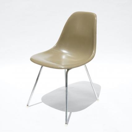 Eames Plastic Side Chair H-Base (1953) RU03H