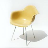 Eames Plastic Arm Chair H- Base (1950) MU02H