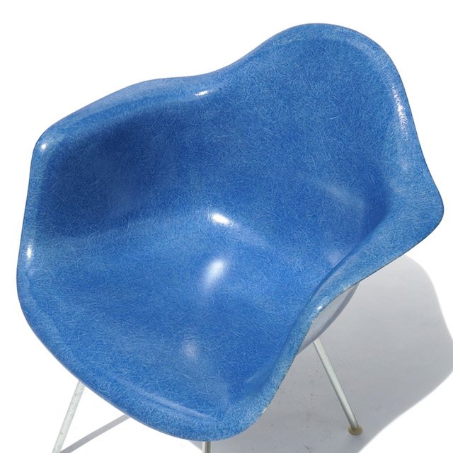 Eames Plastic Arm Chair H- Base (1950) UM01H