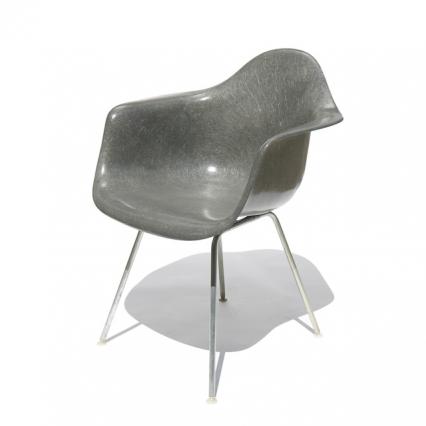 Eames Plastic Arm Chair H- Base (1950) EG01H