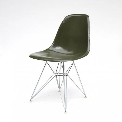 Eames Plastic Side Chair Eiffel Base (1953) OG04ET