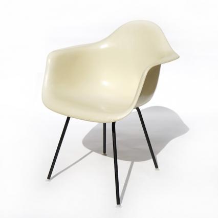 Eames Plastic Arm Chair H- Base (1950) PA01H