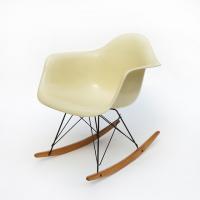 Eames Plastic Arm Chair Rocker (1950) PA02R