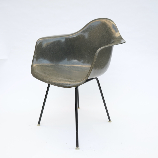 Eames Plastic Arm Chair H-Base(1953)EG02H