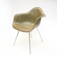 Eames Plastic Arm Chair H- Base (1950) RU01H