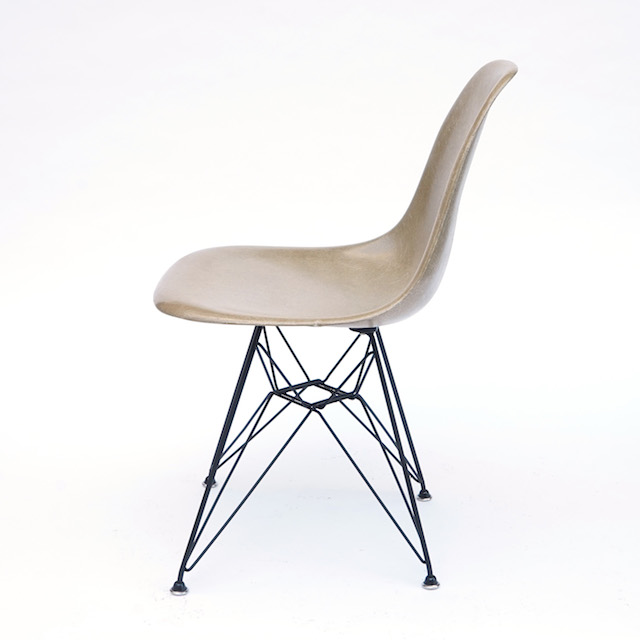 Eames Plastic Side Chair Eiffel Base (1953) GR01ET