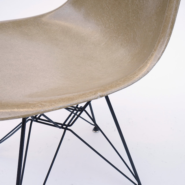 Eames Plastic Side Chair Eiffel Base (1953) GR01ET