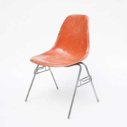 Eames Plastic Side Chair Stacking (1953) OR01S